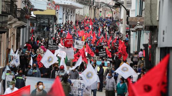 Las centrales sindicales arrancan su manifestación en Quito, el 11 de agosto de 2021.