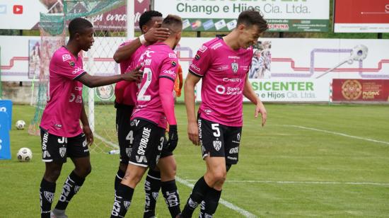 Jugadores de Independiente del Valle, en el partido ante Mushuc Runa, el 2 de agosto de 2021, en Ambato. 