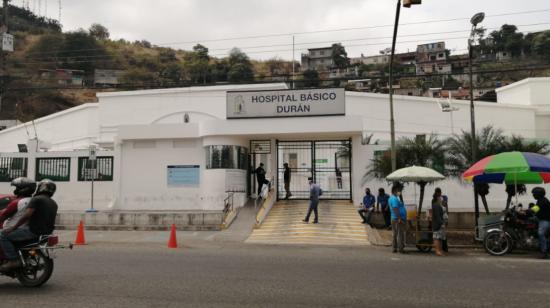 Fachada externa del Hospital Básico de Durán, en Guayas, uno de los hospitales públicos en donde se investiga un nuevo caso de corrupción.