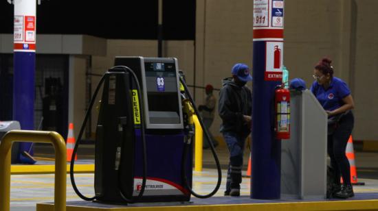 Ambiente de una gasolinera en la ciudad de Guayaquil, el 11 de agosto de 2021.