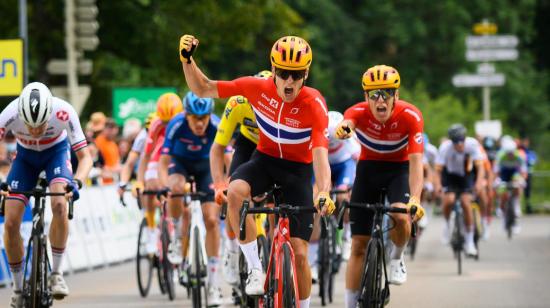 Anders Johannessen, celebrando la victoria de la Etapa 6 del Tour de l'Avenir, el 19 de agosto de 2021. 