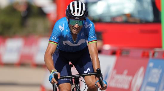 El ciclista del Movistar, Alejandro Valverde, llega a la meta tras la Etapa 6 de la Vuelta a España, el jueves 19 de agosto de 2021.