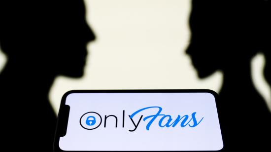 Logo de la aplicación OnlyFans en un teléfono inteligente.