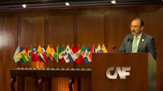 El presidente del CAF, Sergio Díaz-Granados, durante un evento el 1 de septiembre de 2021 en Venezuela.