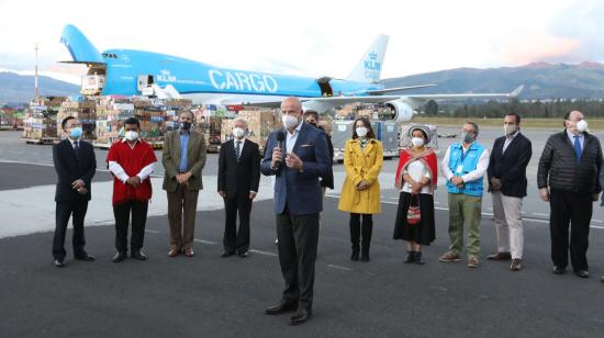 El vicepresidente, Alfredo Borrero, durante la llegada de una cargamento de vacunas de Sinovac, el 3 de julio de 2021 en Quito.