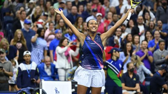 Leylah Fernández festeja su victoria en el Abierto de los Estados Unidos, el viernes 3 de septiembre de 2021.