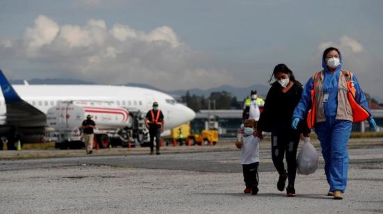 Imagen referencia. Varias personas llegan a Guatemala  deportadas desde Estados Unidos.