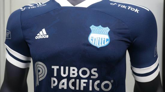 La nueva camiseta de Emelec, presentada el 18 de septiembre. 