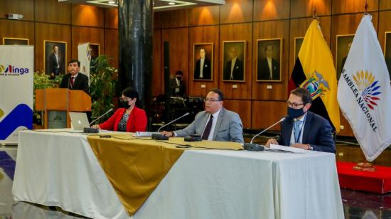 Las autoridades administrativas de la Asamblea Nacional hablaron sobre el contrato por el servicio de logística para reuniones, actos y ceremonias protocolarias, el 20 de septiembre de 2021.