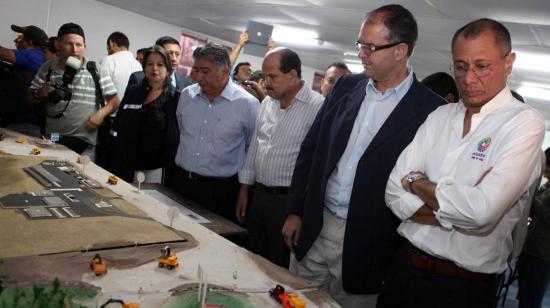 El exvicepresidente Jorge Glas visitó el sitio de construcción de la Refinería del Pacífico en junio del 2013. 