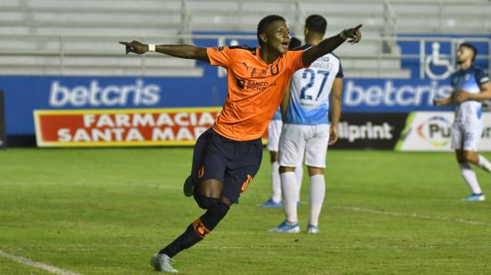 Nilson Angulo, de Liga de Quito, celebra el gol anotado frente al Manta por la Fecha 8 de la LigaPro, el sábado 25  de septiembre de 2021.