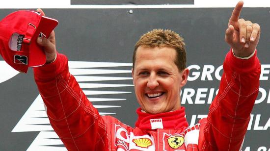 Michael Schumacher celebra en el Gran Premio de Hockenheim, en Alemania, el 30 de julio 2006.