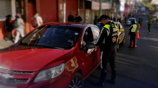 Operativo de la Agencia Metropolitana de Tránsito en la Av. Jorge Garcés, en el Comité del Pueblo. Quito, 25 de septiembre de 2021.