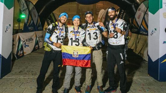 El Movistar Aventura Team, al final del Mundial, en Galicia, España, el 8 de octubre de 2021. 