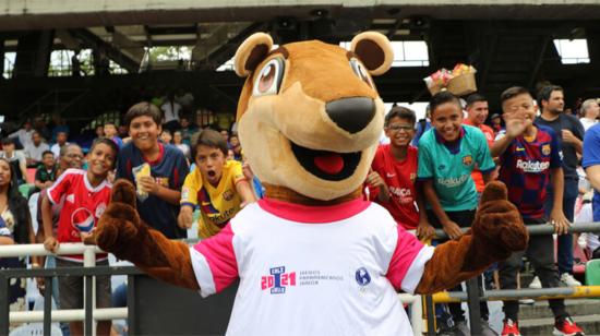 Pana, la mascota de los Juegos Panamericanos Júnior de Cali, durante un evento de presentación, el 2 de marzo de 2020.