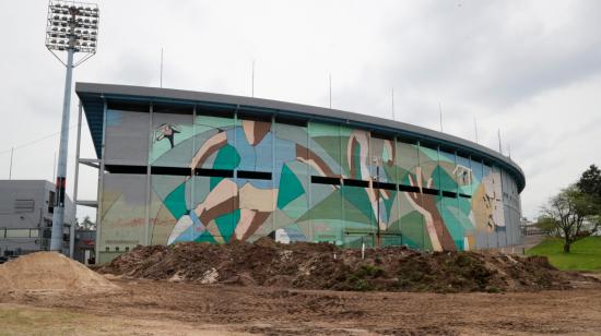 Vista exterior del Estadio Centenario, durante los trabajos de remodelación, en Montevideo, el 13 de octubre de 2021. 