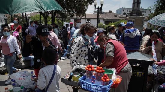 Comerciantes informales en la Plaza de la Independencia, el 20 de octubre de 2021.