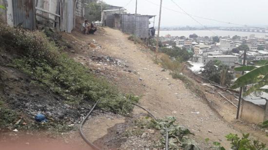 Bandas de microtraficantes operan en el cerro Las Cabras, en el cantón Durán (Guayas).