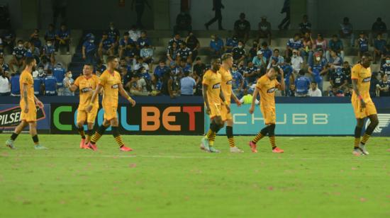 Los jugadores de Barcelona después de perder el Clásico del Astillero ante Emelec, el pasado domingo 24 de octubre de 2021.