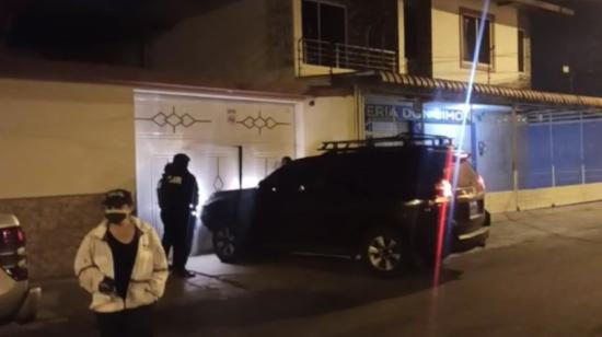 Operativo policial contra grupos delictivos en Manabí, realizado la madrugada del 27 de octubre de 2021 .