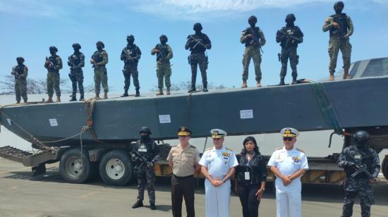 Una lancha de bajo perfil fue capturada por la Armada de Ecuador, el 27 de octubre de 2021.