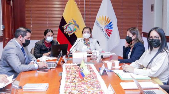 Guadalupe Llori (centro), presidenta de la Asamblea, durante la reunión del CAL del 1 de noviembre de 2021.