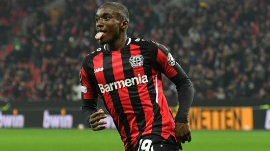 Moussa Diaby, del Bayer Leverkusen, festeja su gol ante el Betis, en Alemania, el 4 de noviembre de 2021.