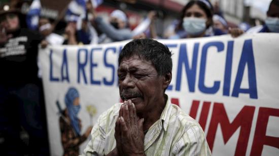 Nicaragüenses participan en una manifestación contra las elecciones presidenciales de su país en San José (Costa Rica). 8 de noviembre de 2021