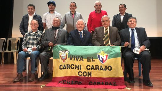 Arriba: Franco Rodríguez, Jorge Montenegro, Pedro Rodríguez, Paulo Caicedo, Héctor Chiles. Abajo: Hipólito Pozo, Julio Imbacuán, Nelson Polivio Dávila, Jaime Pozo y Carlos Montenegro, en el primer Encuentro por el Ciclismo.