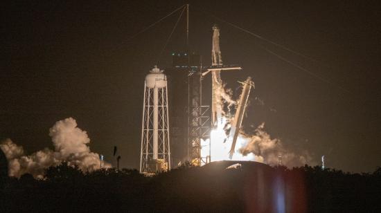 La misión SpaceX Crew-3 despega en un cohete Falcon 9 desde el Complejo de lanzamiento 39A en el Centro Espacial Kennedy, Florida, Estados Unidos, el 10 de noviembre de 2021.