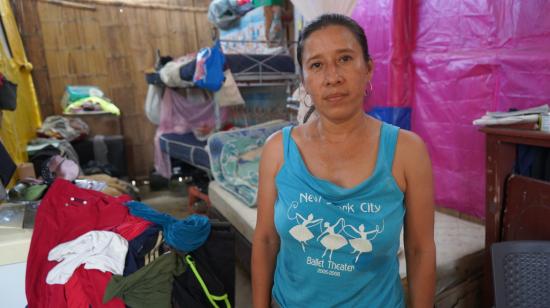 Patricia Decker vive en Monte Sinaí, con tres hijos y su madre que tiene discapacidad, Guayaquil, 12 de noviembre de 2021.