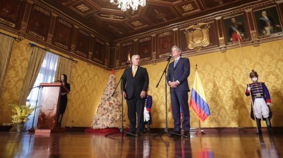 Los presidentes de Colombia y Ecuador, Iván Duque y Guillermo Lasso, respectivamente, durante una declaración conjunta en Carondelet, el 21 de noviembre de 2021.