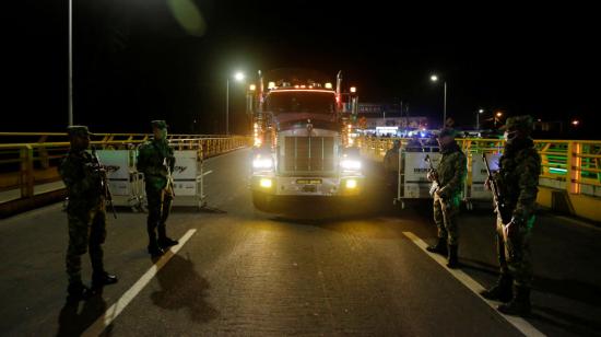 Un camión en el puente de Rumichaca, frontera entre Colombia y Ecuador, el 16 de marzo de 2021. 