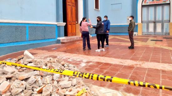 La iglesia de Loja sufrió daños en su estructura tras el sismo de 7,5 grados en Perú, la mañana del 28 de noviembre de 2021.