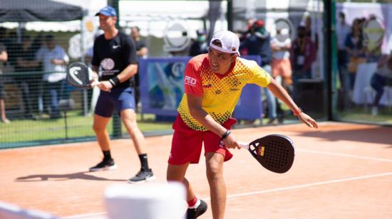 Carlos Luna, durante el torneo internacional de pádel FIP RISE, el 28 de noviembre de 2021.