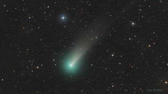 Cometa Leonard y su cola de polvo, rocas y hielo.