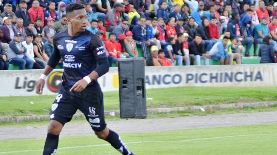 Anthony Landázuri, jugando con la camiseta de Independiente del Valle.