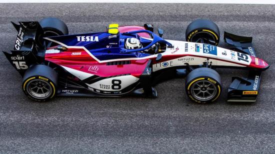 El piloto Juan Manuel Correa durante el primer día de pruebas de la F2 en Abu Dabi, el 16 de diciembre de 2021.