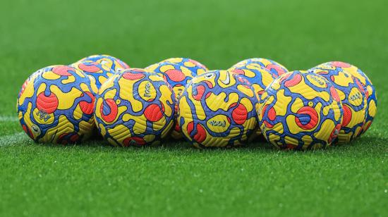 Los balones oficiales de Nike para la Premier League antes del partido Newcastle vs. Norwich en el St James' Park, el 19 de diciembre de 2021.