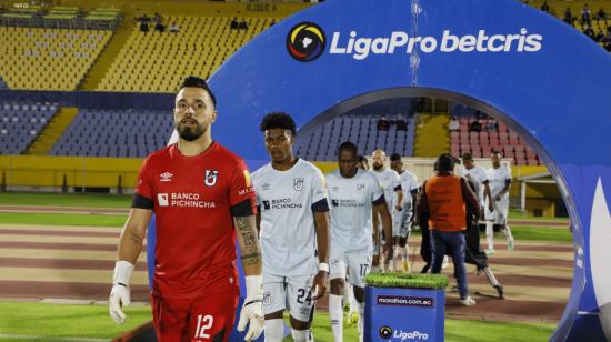 El portero Hernán Galíndez encabeza la salida de Universidad Católica en el Estadio Atahualpa, en donde el club quiteño recibió a 9 de Octubre por la fecha 15 de la LigaPro.