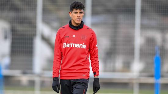 Piero Hincapié, en un entrenamiento con el Bayer Leverkusen, en Alemania, en octubre de 2021.