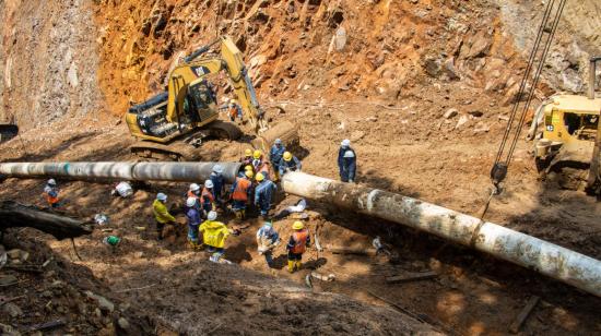 Trabajos finales en la séptima variante del SOTE, en el sector de Piedra Fina, provincia del Napo, el 29 de diciembre de 2021.