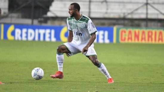 Leonai Souza fue elegido como el mejor jugador extranjero del campeonato uruguayo de 2021, con el Club Plaza Colonia.