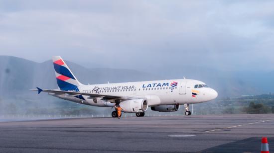 Primero vuelo de Latam que cubre la ruta Quito-Loja, el 4 de enero de 2022. 