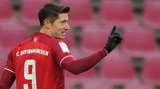 Robert Lewandowski del Bayern durante el partido de la Bundesliga entre FC Koeln y FC Bayern, el 15 de enero de 2022.