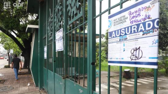 El Municipio de Guayaquil clausura el Colegio Simón Bolívar, por retomar las clases presenciales, este 24 de enero de 2022.