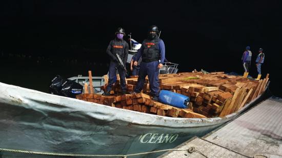 Grupo de Guardacostas en un operativo de control en aguas de Esmeraldas, en 2021.