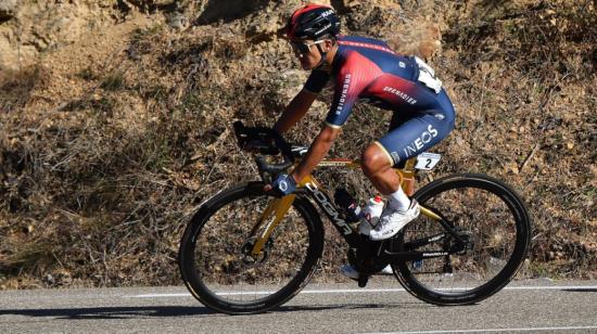 El carchense Richard Carapaz sufrió una caída en la Etapa 3 de la Etoile de Besseges, el viernes 4 de febrero de 2022.