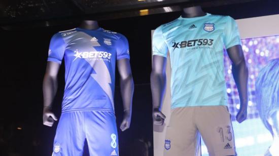 Las nuevas camisetas de Emelec fueron presentadas el 7 de febrero de 2022.