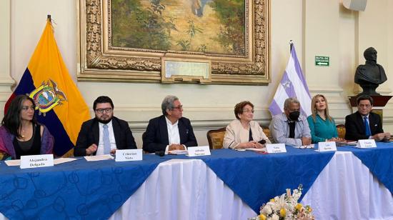 Reunión de la Comisión de Pacificación en la Gobernación del Guayas, el 9 de febrero de 2022.